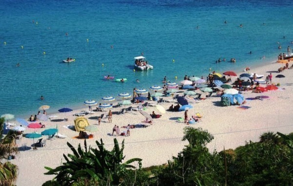 Tono beach in Ricadi, Calabria :: Beachoo